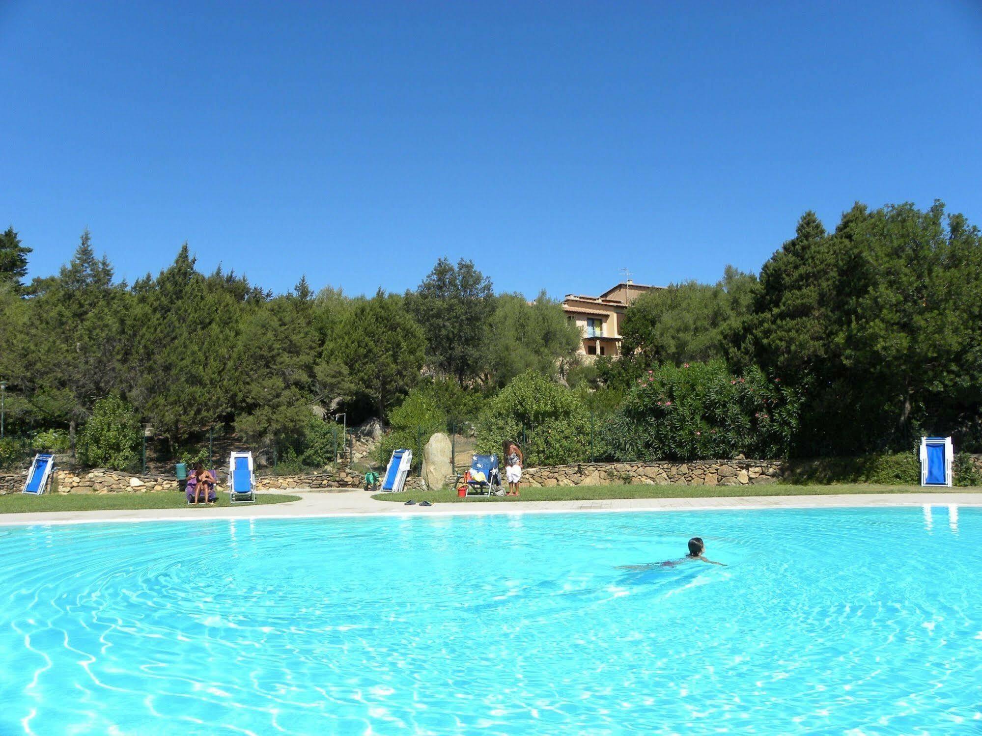 Residence Bouganville Porto Rotondo Exteriör bild