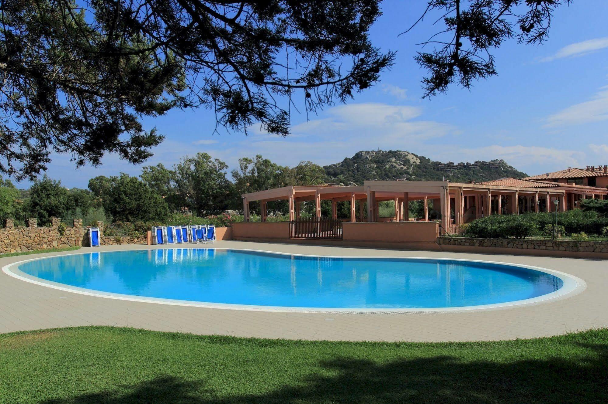 Residence Bouganville Porto Rotondo Exteriör bild